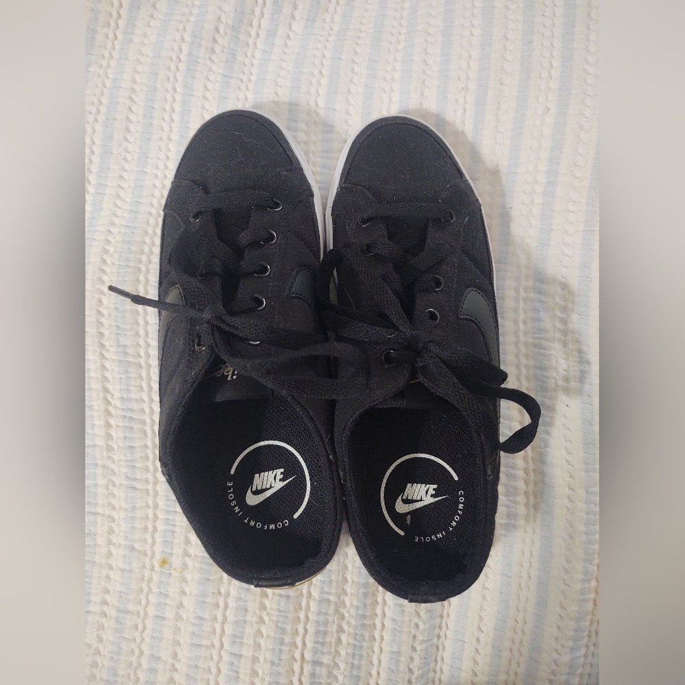 Nike Slip On Lace Up Shoes